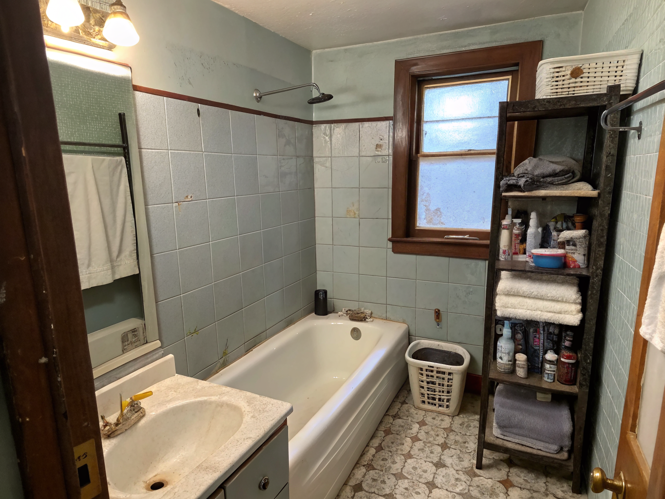 Before: Spa-Inspired Master Bath